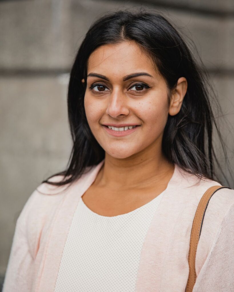 Leben in Dubai als Expat – junge Frau zeigt Alltag, Integration und Leben im Ausland