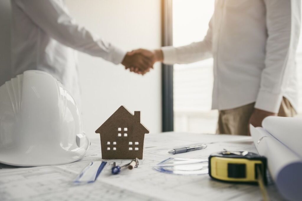 Immobilienkauf Dubai Vertragsabschluss – Käufer und Verkäufer besiegeln Immobilienkauf für Haus oder Wohnung in den VAE