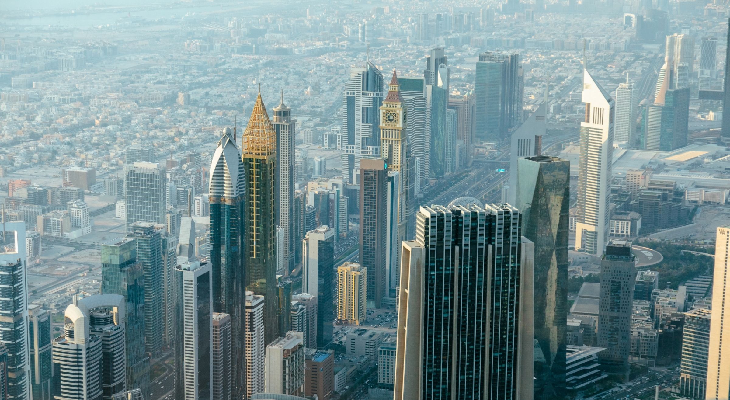 Immobilienkauf Dubai Skyline – moderne Hochhäuser und attraktive Immobilieninvestments im Finanz- und Business-Zentrum Dubai
