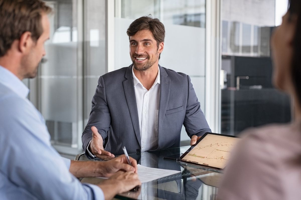 Business consultant explaining financial strategy and investments in Dubai