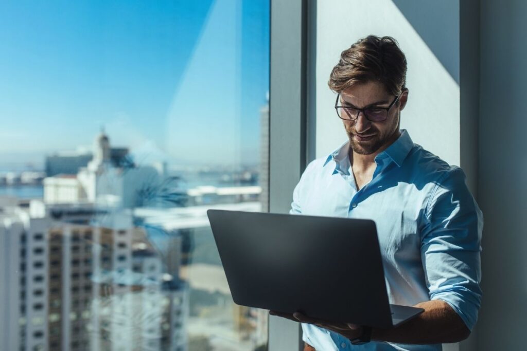 Company formation Dubai enables digital business with a view of the modern skyline